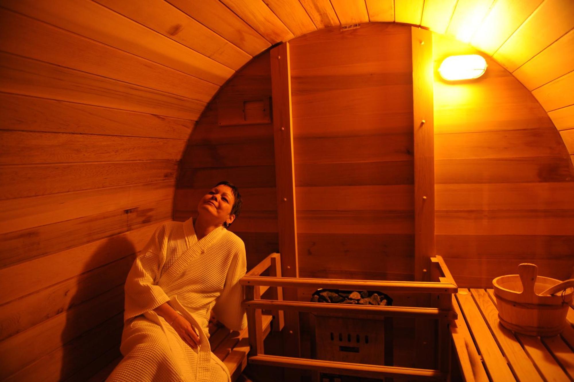 Auberge De La Tour Du Lac Sainte-Agathe-des-Monts Ngoại thất bức ảnh