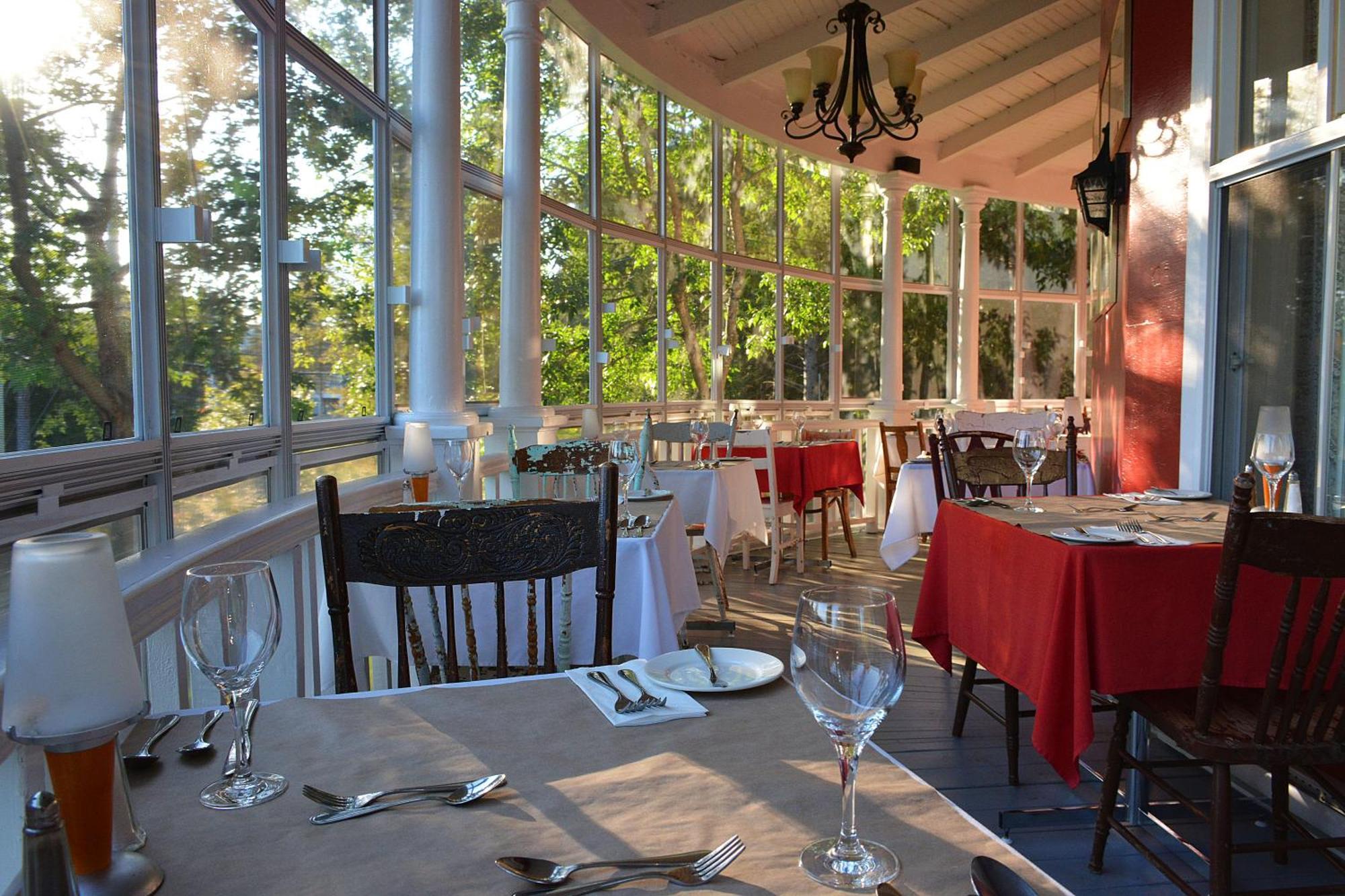 Auberge De La Tour Du Lac Sainte-Agathe-des-Monts Ngoại thất bức ảnh