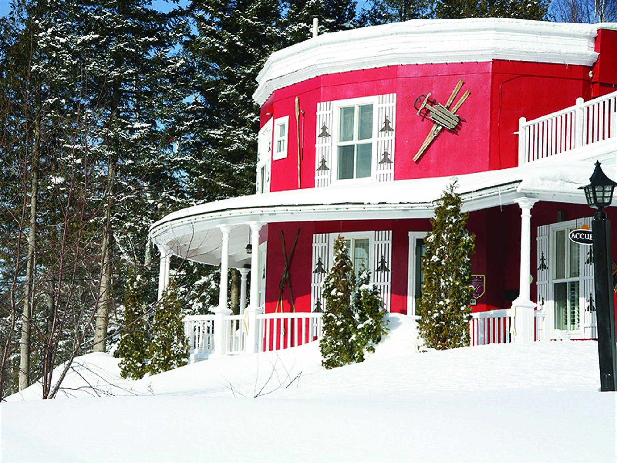 Auberge De La Tour Du Lac Sainte-Agathe-des-Monts Ngoại thất bức ảnh