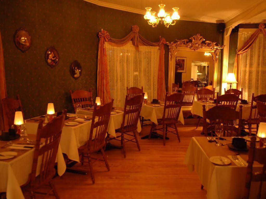 Auberge De La Tour Du Lac Sainte-Agathe-des-Monts Ngoại thất bức ảnh