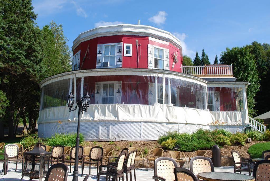 Auberge De La Tour Du Lac Sainte-Agathe-des-Monts Ngoại thất bức ảnh